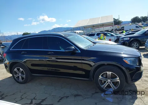 2017 Mercedes-Benz Glc 300 z USA, uszkodzony, nr VIN WDC0G4JB6HF186262